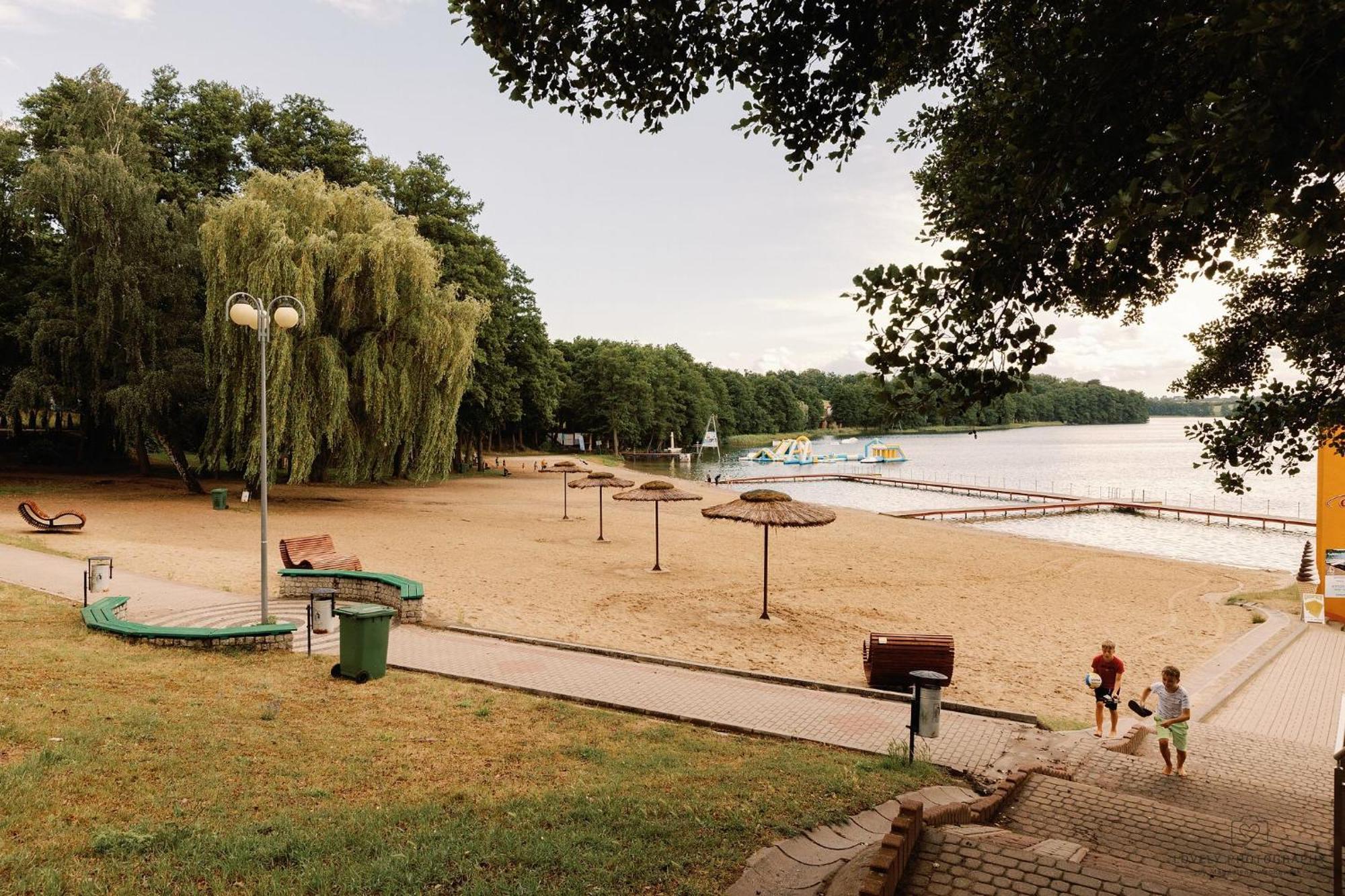 Hotel Sloneczna Sierakow  Esterno foto
